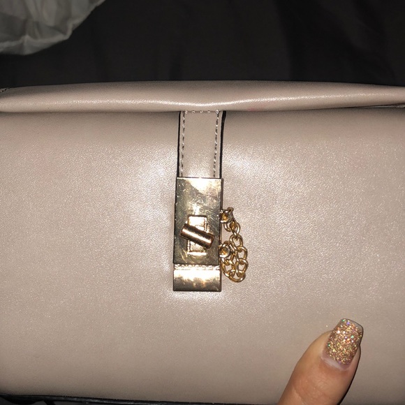 Cross body purse ! Unbranded - Picture 2 of 3